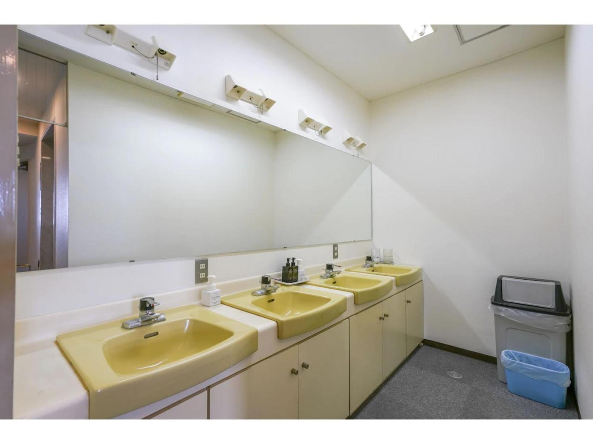 Male Only Capsule Inn Hamamatsucho - Vacation Stay 68799V Prefektura Tokio Exteriér fotografie