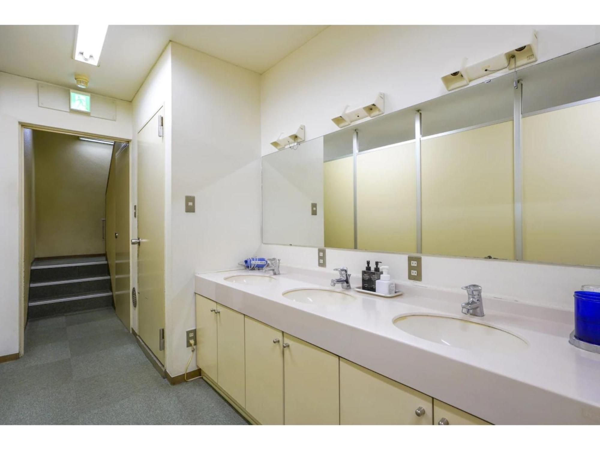 Male Only Capsule Inn Hamamatsucho - Vacation Stay 68799V Prefektura Tokio Exteriér fotografie